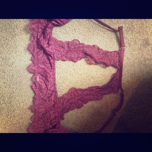 Victoria’s Secret bra (32 B) clasp in front